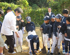 被爆くすのき植樹 小さな森づくり